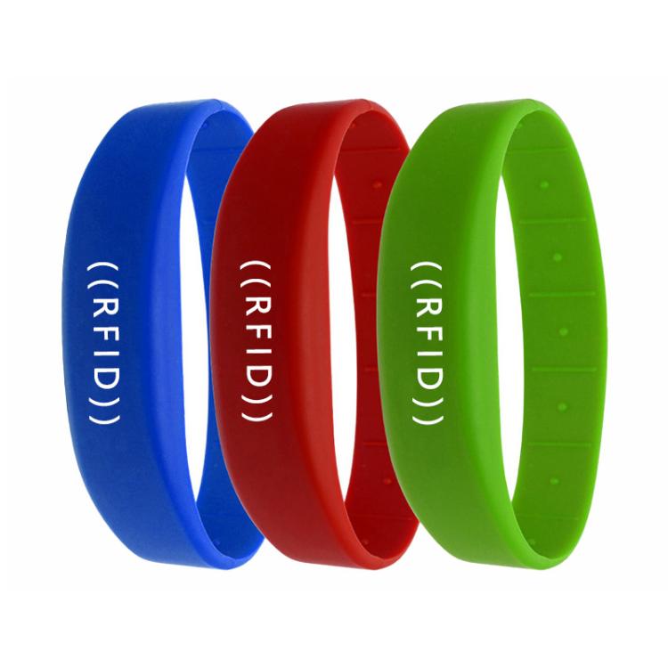 C13 IC Chip NFC Waterproof Silicone RFID Wristbands Support Customization