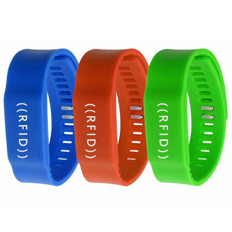C15 IC Chip NFC Waterproof Silicone RFID Wristbands Support Customization
