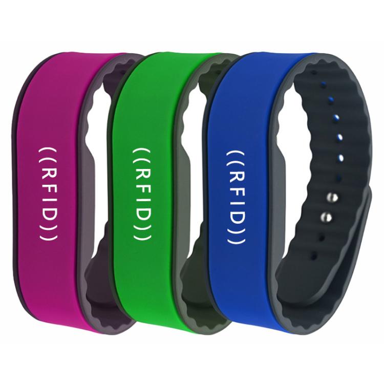 C18 IC Chip NFC Waterproof Silicone RFID Wristbands Support Customization
