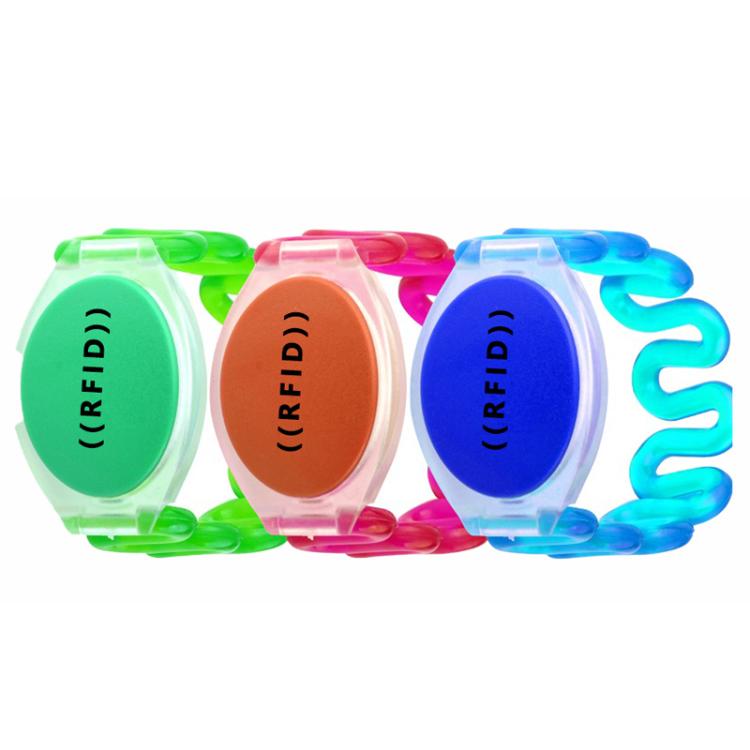 CS01 IC Chip NFC Waterproof Silicone RFID Wristbands Support Customization
